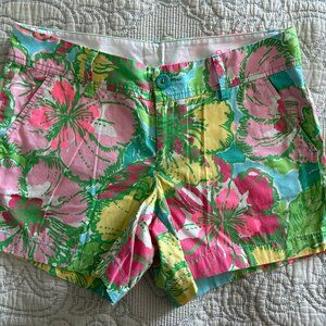 EUC Lilly Pulitzer Callahan Shorts in Big Flirt
